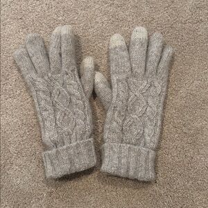 Cozy Gray Knit Gloves